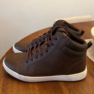 Men’s 9.5 Goodfellow Brown High Top Sneaker